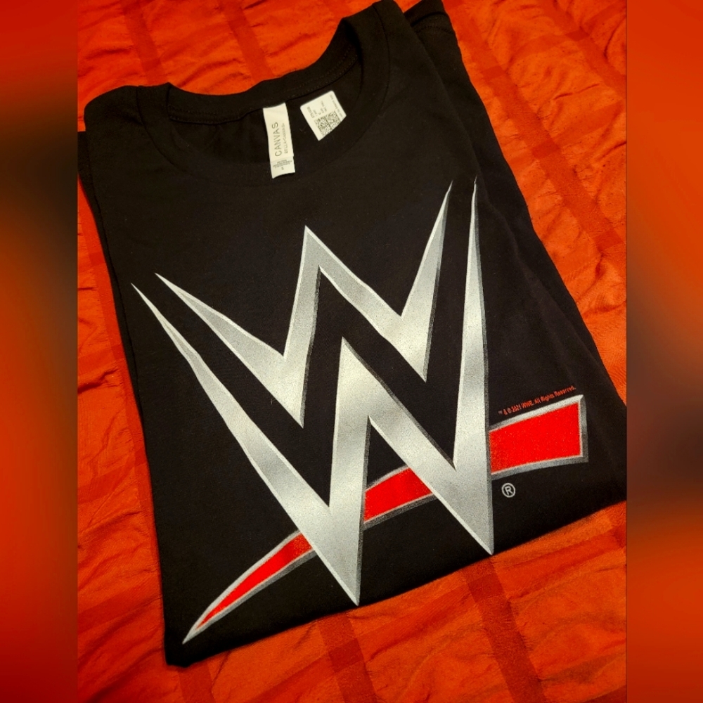 SMALL Unisex WWE Tee Shirt